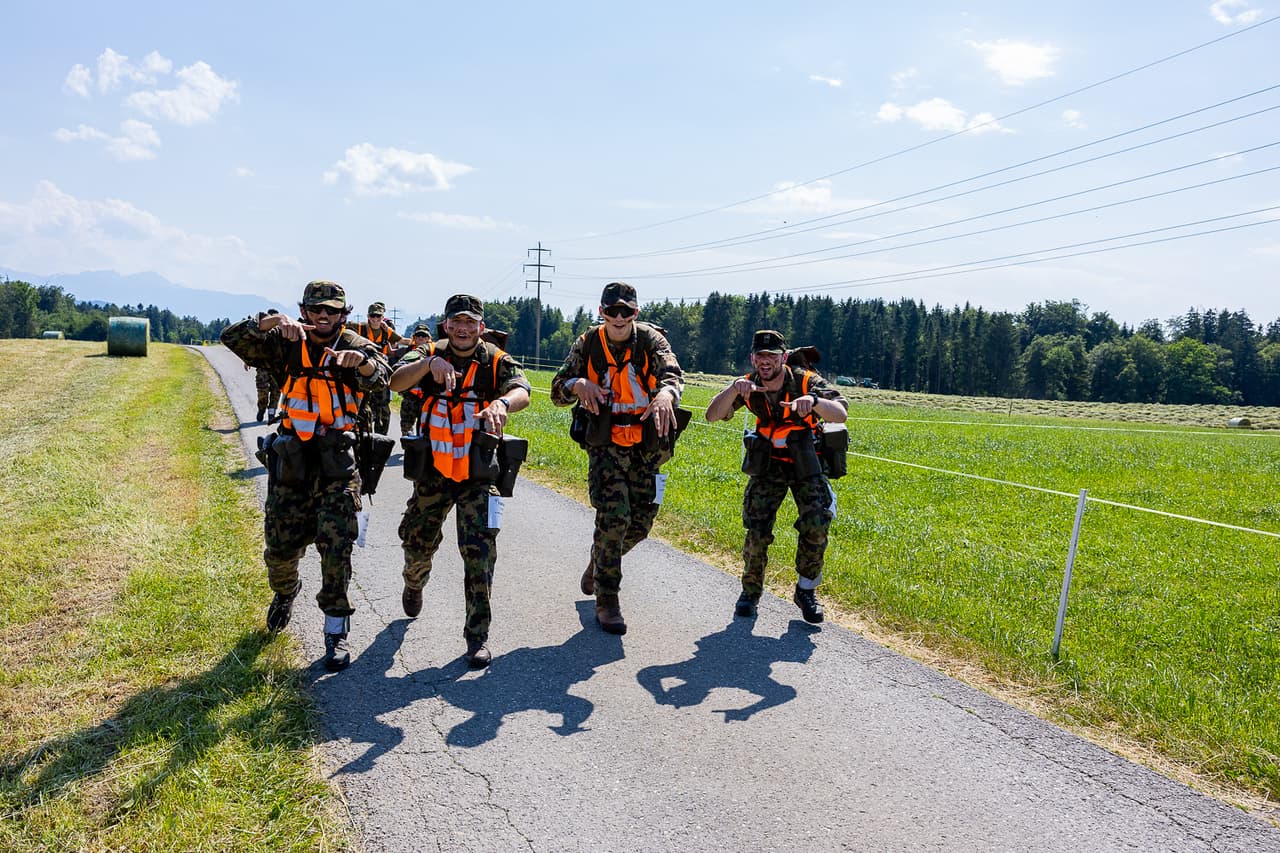 Erinnerungsfoto vom 100 km Marsch